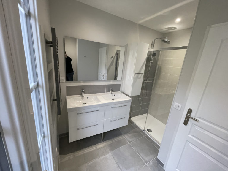 Cognac – Quartier St Jacques – Jolie Maison T3 en très bon état général avec jardin