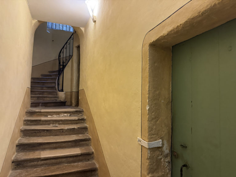 Bordeaux – Centre Historique/ Place St Pierre – T3 rénové de 53 m2